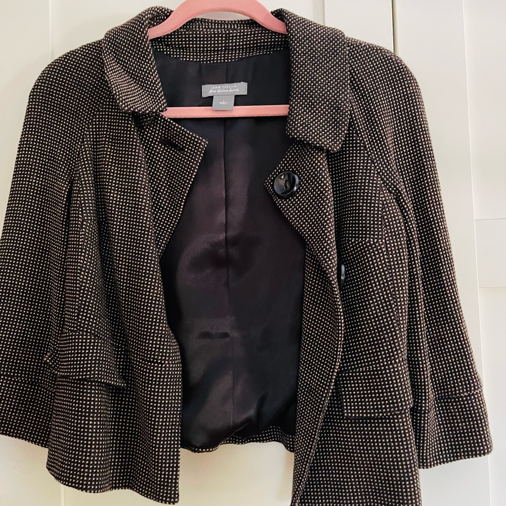 Ann Taylor cropped blazer size 2.